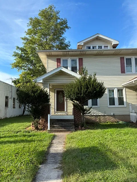 3 bed, 1500 sqft, $1,895 — Photo 2
