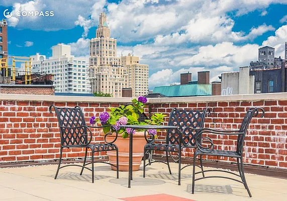 Rented by Compass | media 37