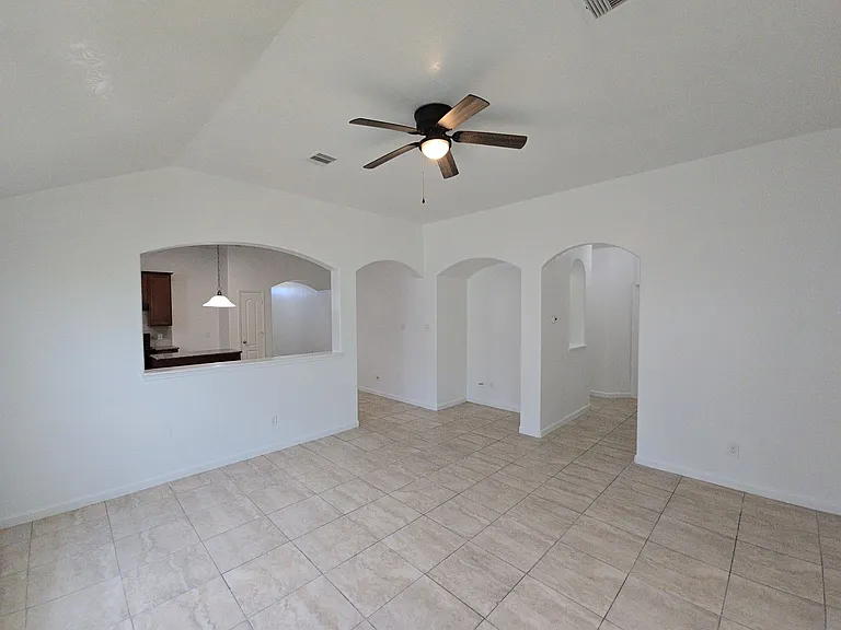 1306 Squire Dr — Photo 4
