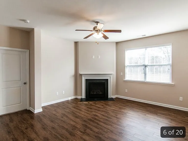 561 Townsend Place Dr — Photo 5