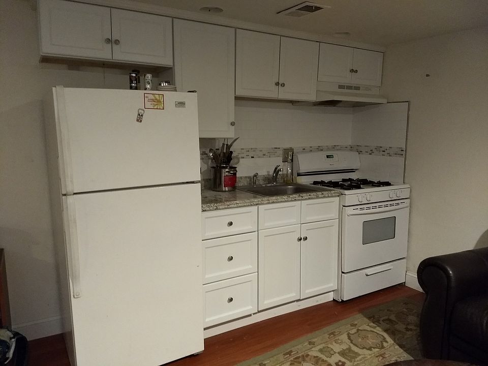 1st image of 903 S 16th St #A