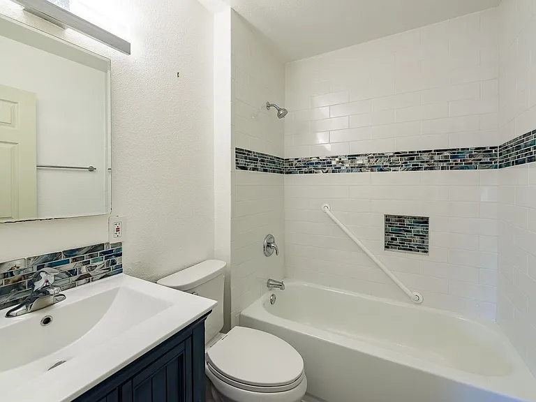 5501 Lodi St — Photo 10