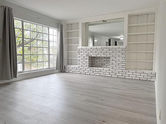 3rd image of 2121 Fountain View Dr APT 54