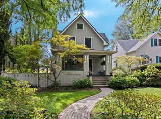 2019 W Greenleaf Ave, Chicago, IL 60645