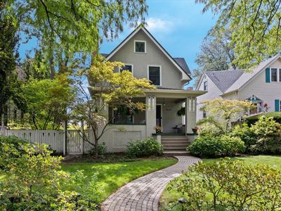 2019 W Greenleaf Ave, Chicago, IL, 60645