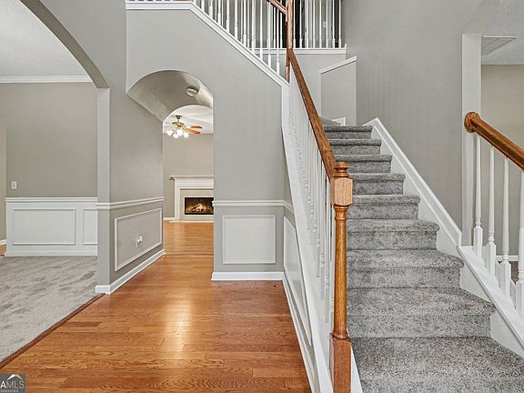 4th image of 230 Stone Ridge Way