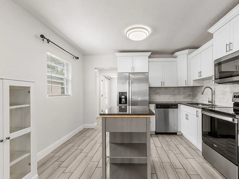 3605 W Iowa Ave — Photo 7