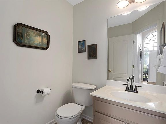 4th image of 756 Herrman Ct