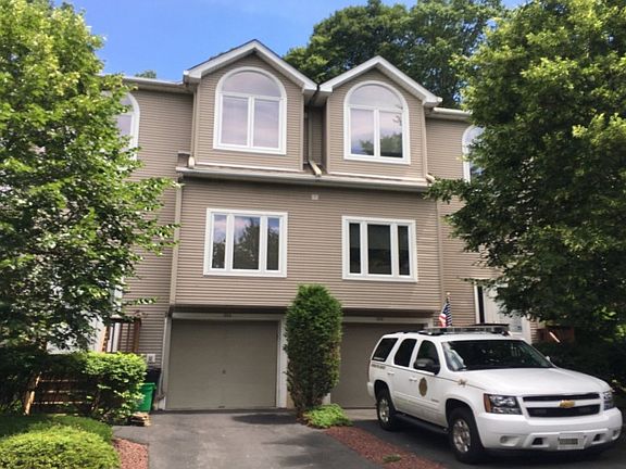 3rd image of 204 Foltim Way