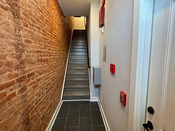 3rd image of 2540 W Girard Ave #3