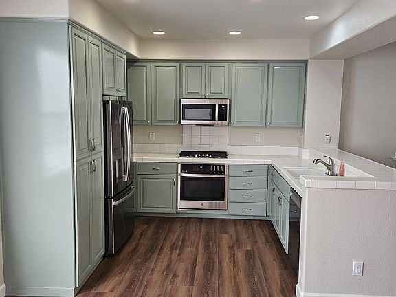 3rd image of 320 Heritage View Trl