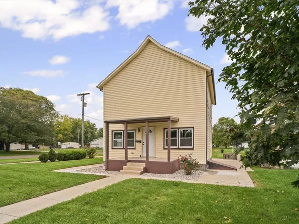 523 W 9th St, Gibson City, IL 60936