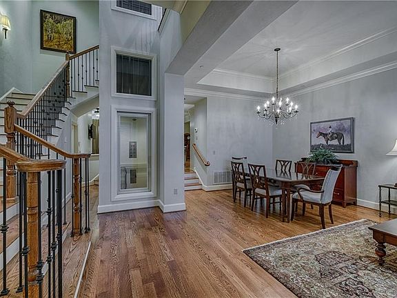 4th image of 414 NE 2nd St #81