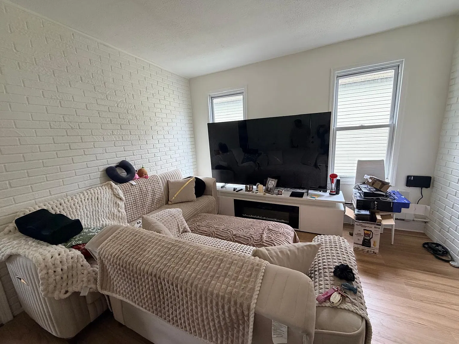 2 bed, 1.0 bath, 850 sqft, $2,100 — Photo 1