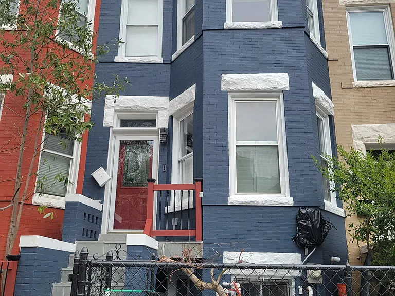 25 Q St NE — Photo 11