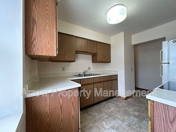 5th image of 208 E 5th St Suite 6D