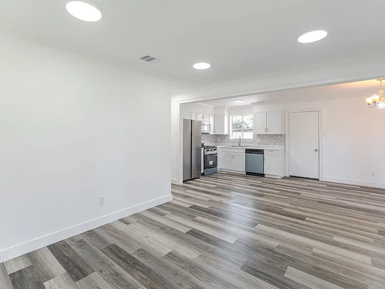 10126 Pine Moss Dr — Photo 16