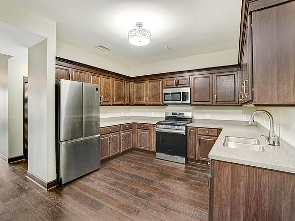 2nd image of 2200 E 138th St #A