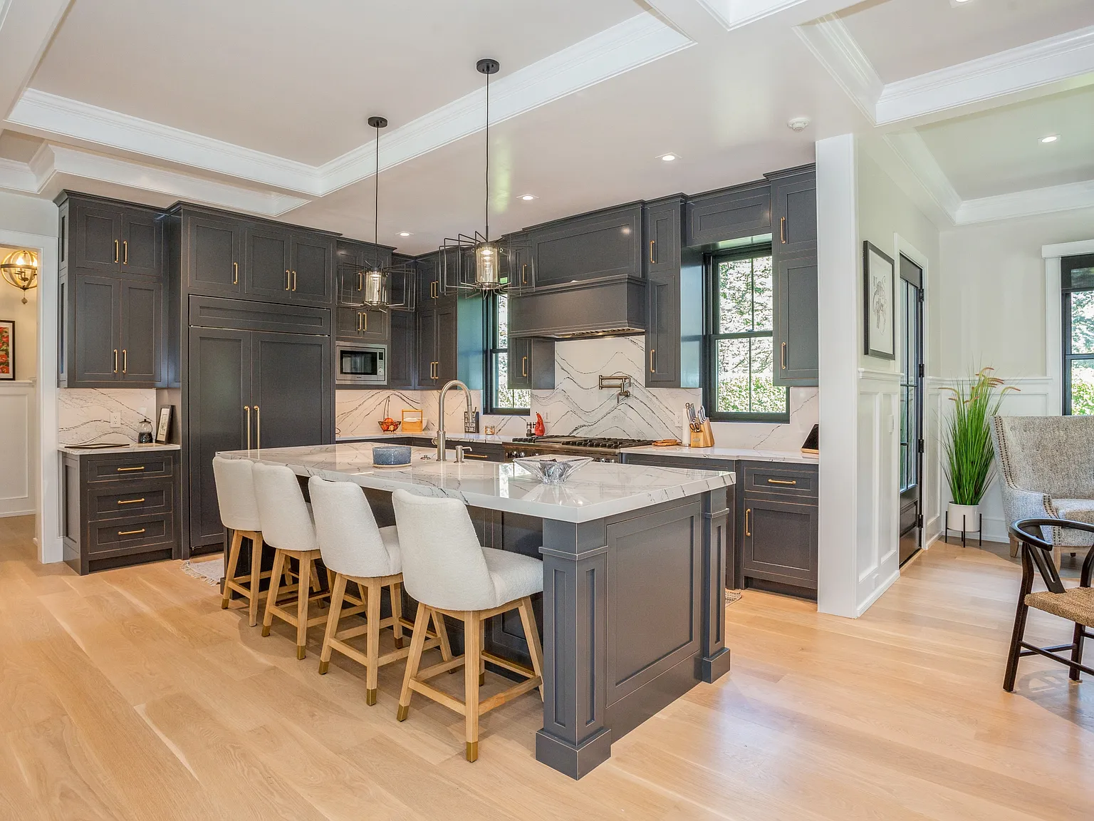 Modern Farm Style Home with Studio — Photo 4