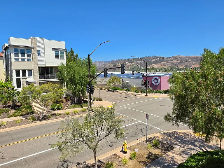 16208 Camden Cir — Photo 30