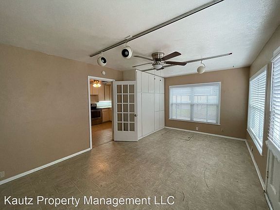 4th image of 1124 Long Ave