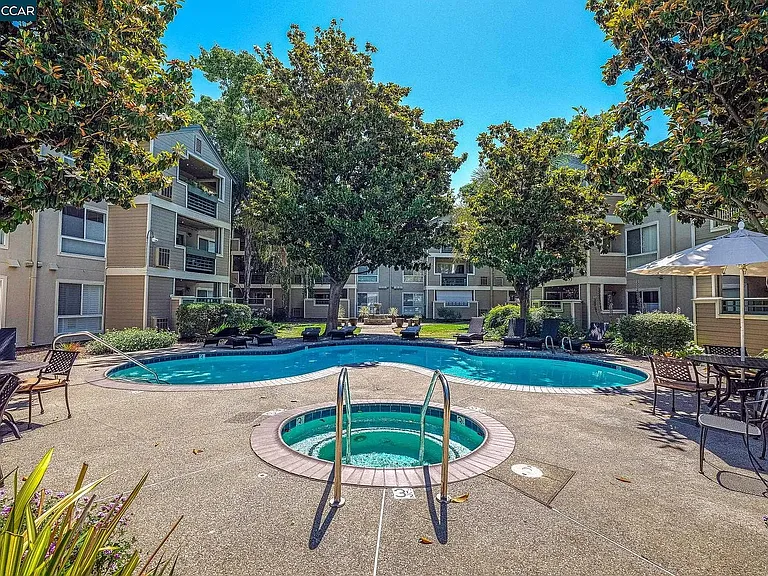 2530 Oak Rd #202 — Photo 8