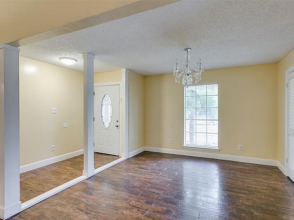 3rd image of 2917 Berkshire Dr
