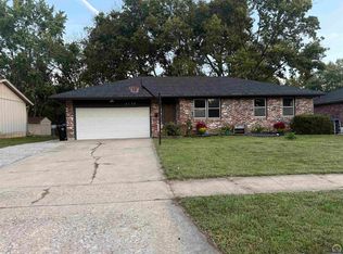 4130 SW 33rd Ter, Topeka, KS 66614