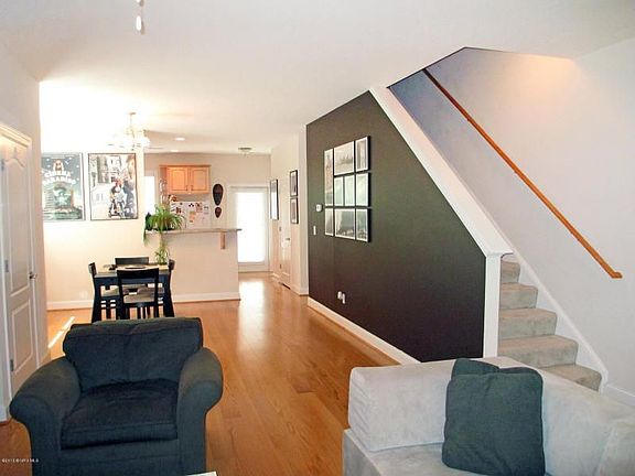 3rd image of 252 Sheliah Ct