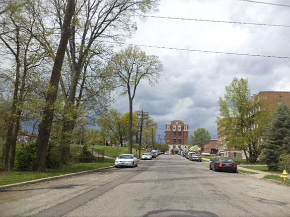 5th image of 936 Burton Ave