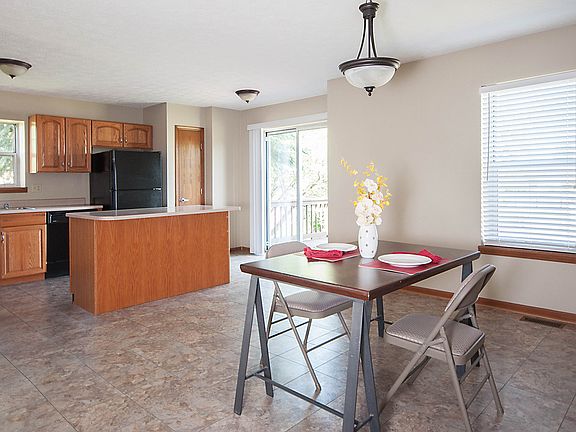 3rd image of 9150 Fireside Ct