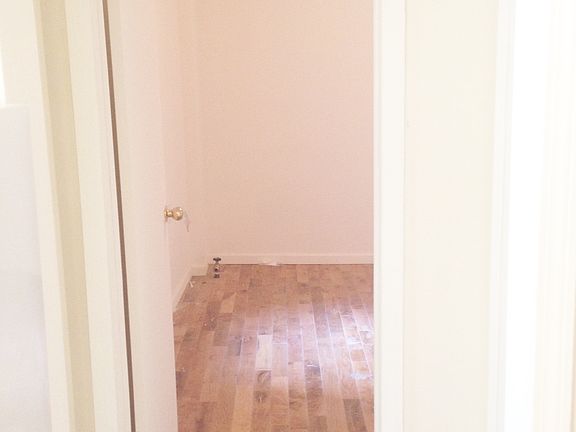 3rd image of 209 Underhill Ave #34