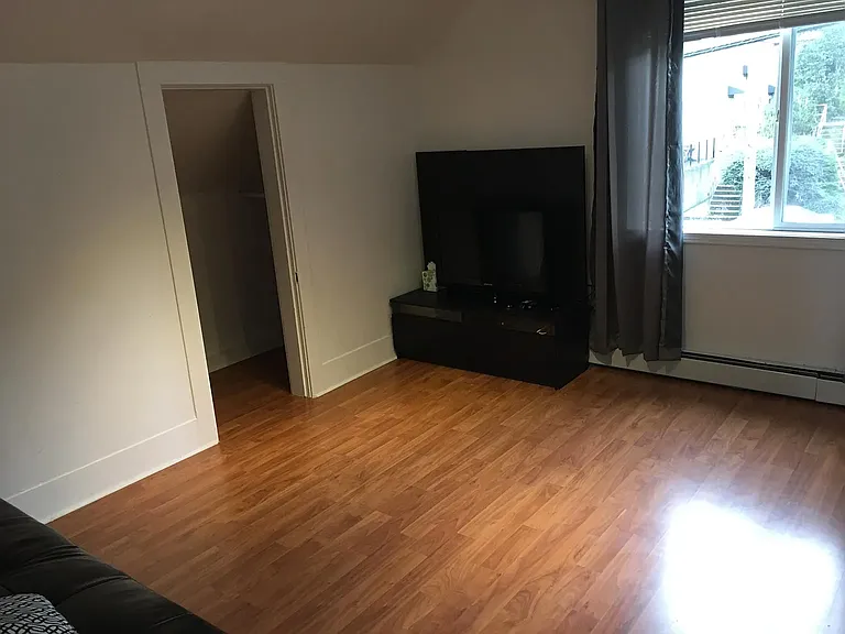 634 W Nickerson St #A — Photo 8