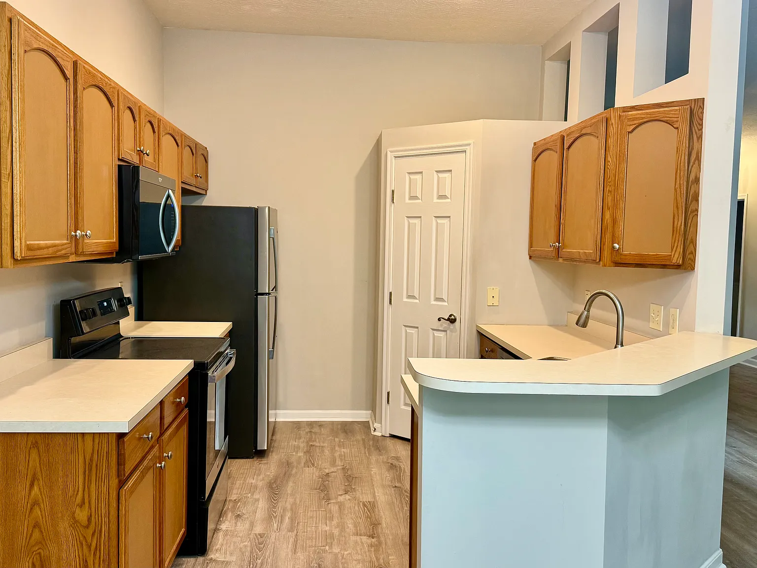 4333 Marival Dr — Photo 2