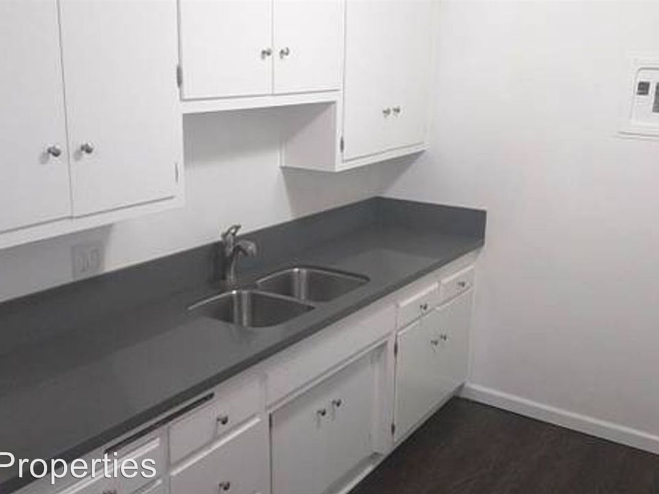 1st image of 5030 Maplewood Ave #107