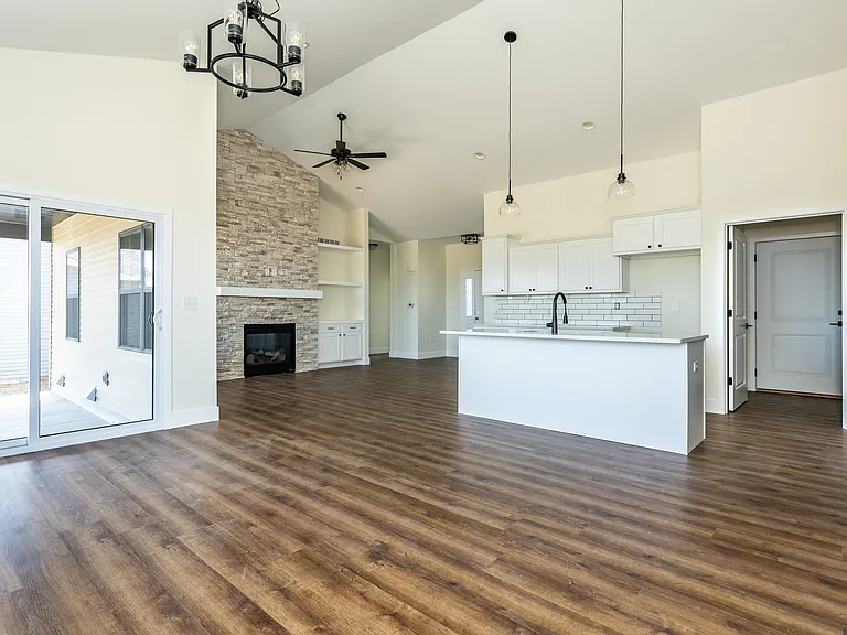 7154 Savannah Dr — Photo 11