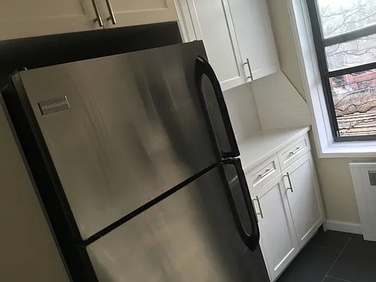 Rented by Alex Tembelis, LREB | media 4