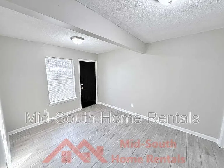 139 N Claybrook St #6 — Photo 7