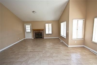 4th image of 1688 Crow Creek Dr