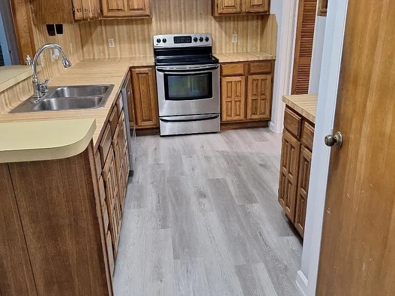 605 Noreda St — Photo 5