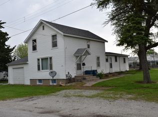 101 S Letcher St, Chenoa, IL 61726