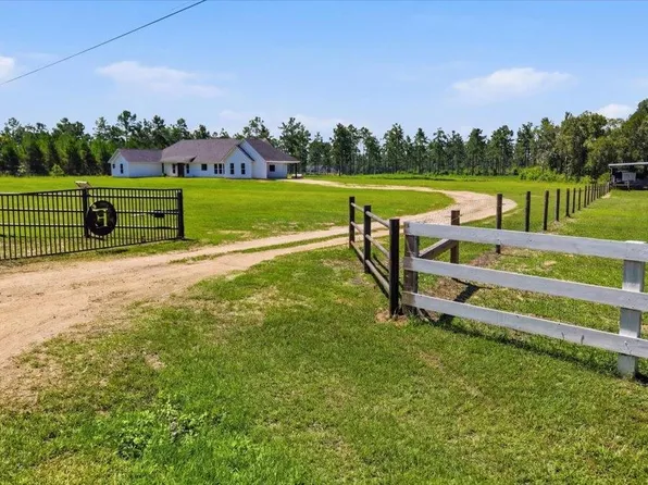 1016 County Road 4472, Warren, TX 77664