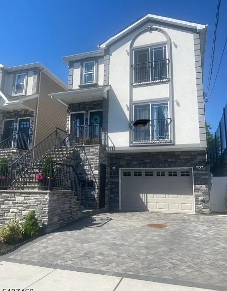 710 Court St — Photo 1