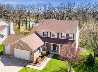 617 Rivers Edge Dr, Minooka, IL 60447