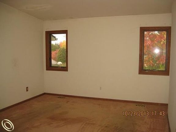 4th image of 35102 Meadow Ln #1