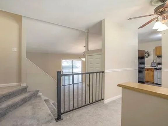 4th image of 7925 NE 54th St