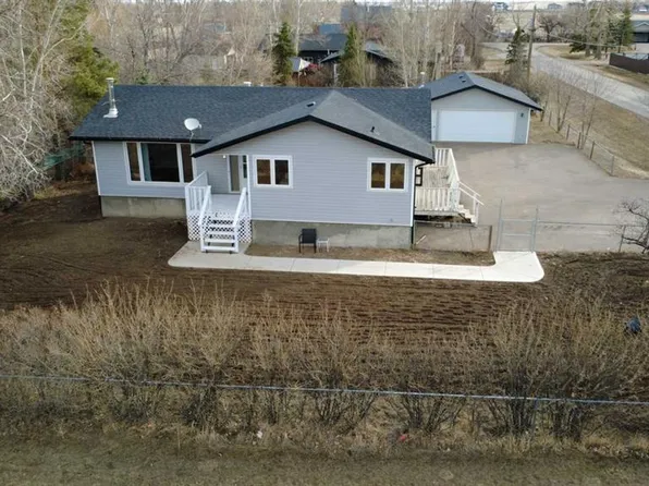 396 SW 8th St, Cypress County, AB T1B 0K1