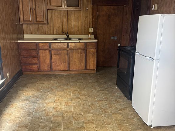 3rd image of 301 1/2 W Market St #301-1/2