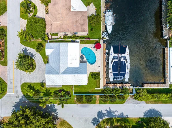2700 NE 8 Court, Pompano Beach, FL 33062