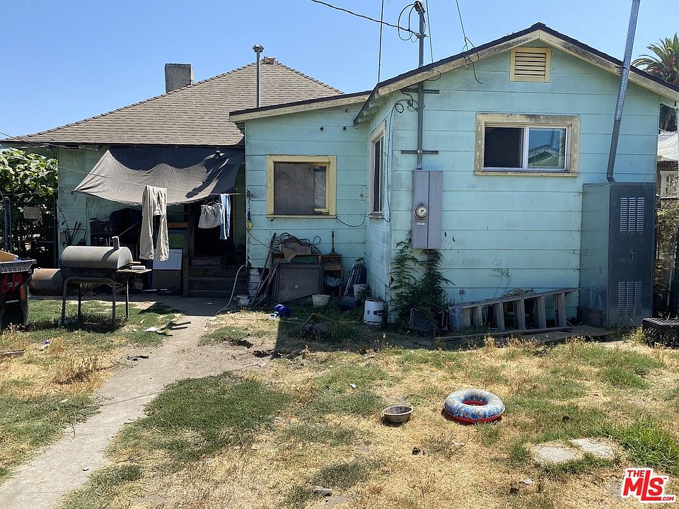 2nd image of 1619 W 51st Pl